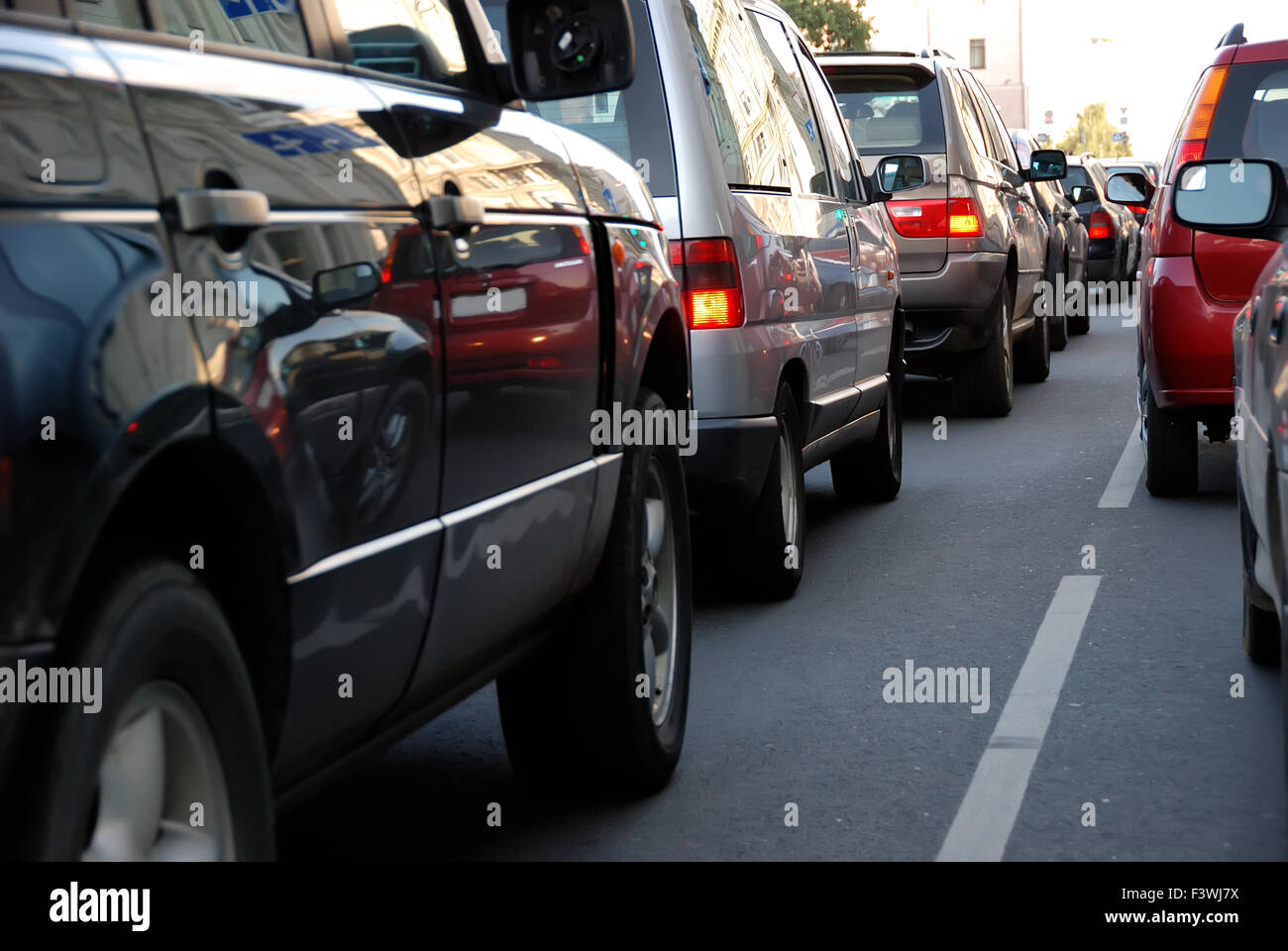 Il traffico durante le ore di punta Foto Stock