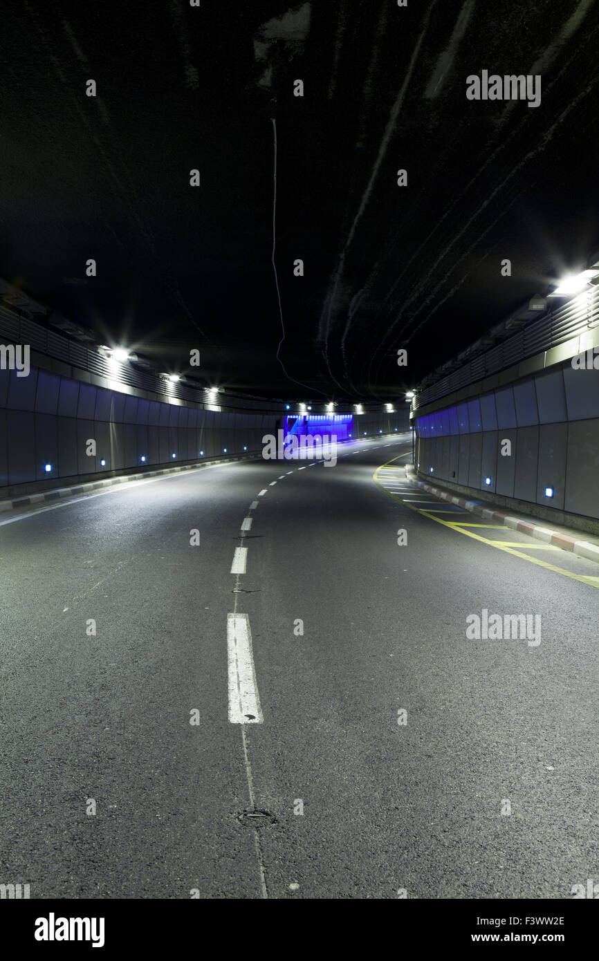 Interno della galleria urbana senza traffico Foto Stock