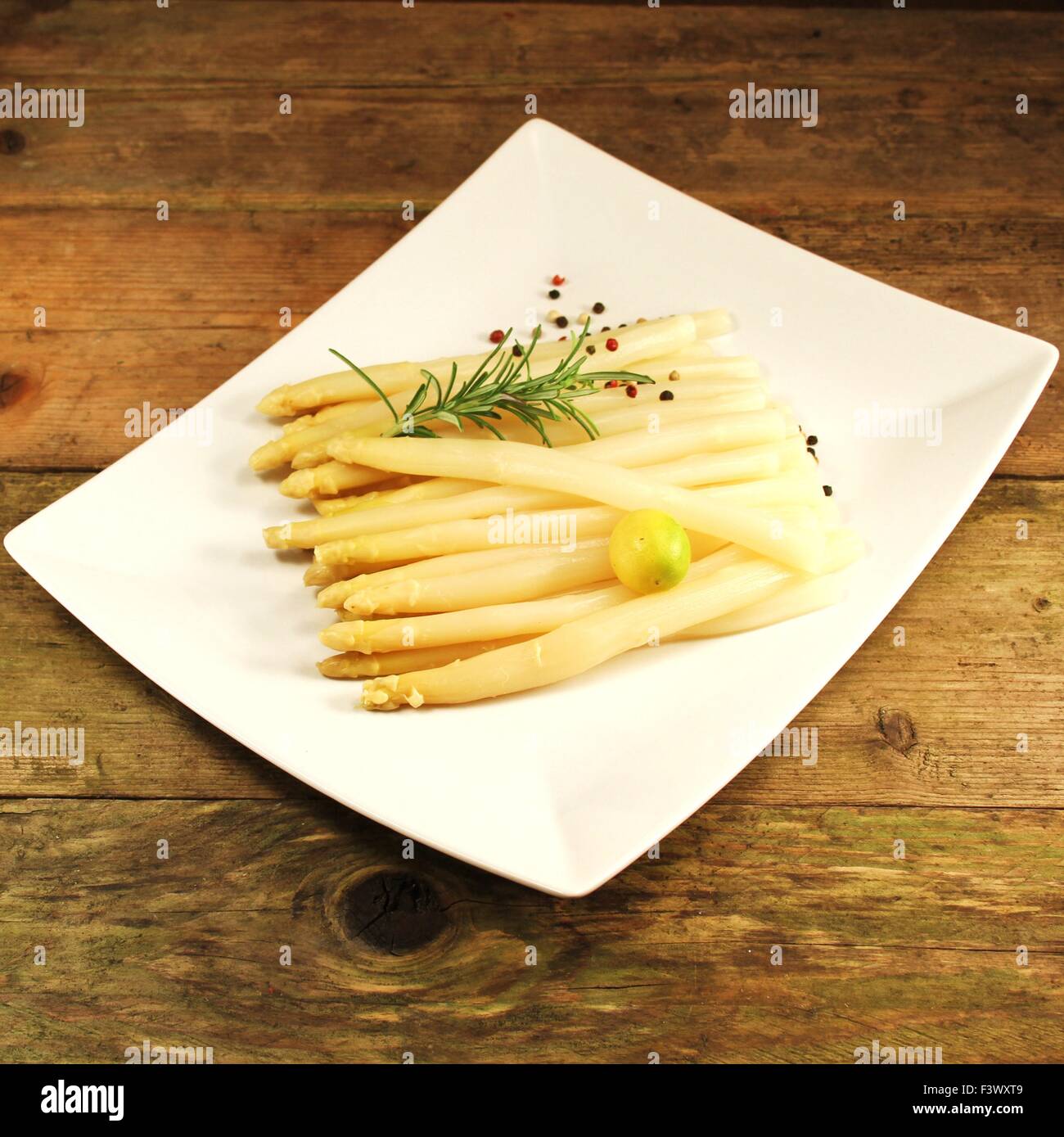 asparagi freschi Foto Stock
