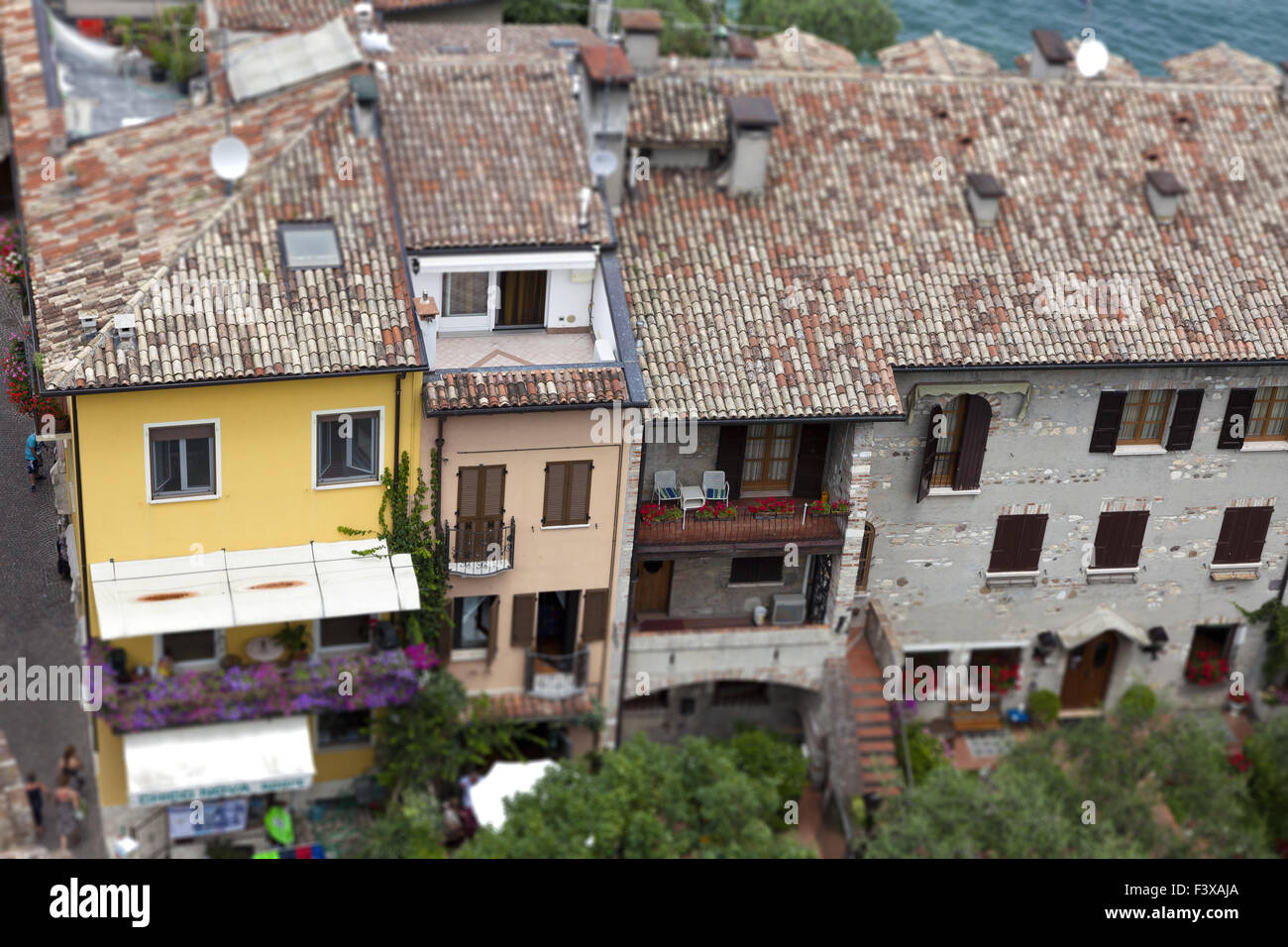 Parte della città di Sirmione sul lago di Garda Foto Stock