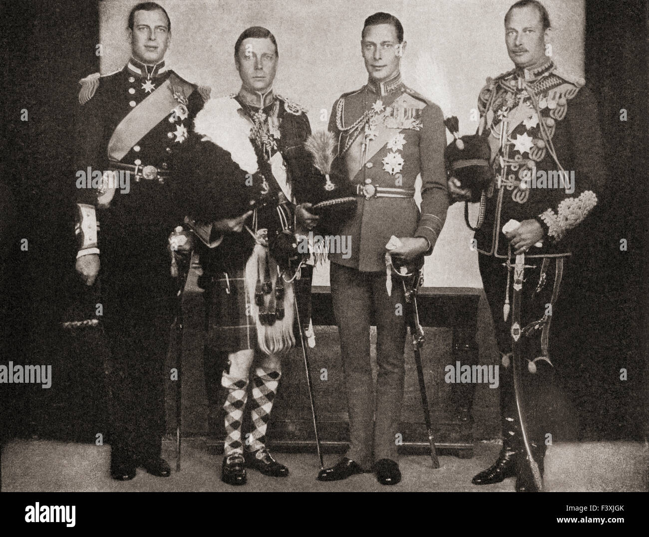 Quattro dei cinque figli del re George V. Da sinistra a destra, Prince George, Duca di Kent, 1902-1942, navale e Air Force Officer. Edward, 1894 - 1972. King Edward VIII, poi duca di Windsor. Prince Albert, il Duca di York, più tardi il re George VI, 1895 - 1952. Il principe Henry, duca di Gloucester, 1900 - 1974, soldato. Foto Stock