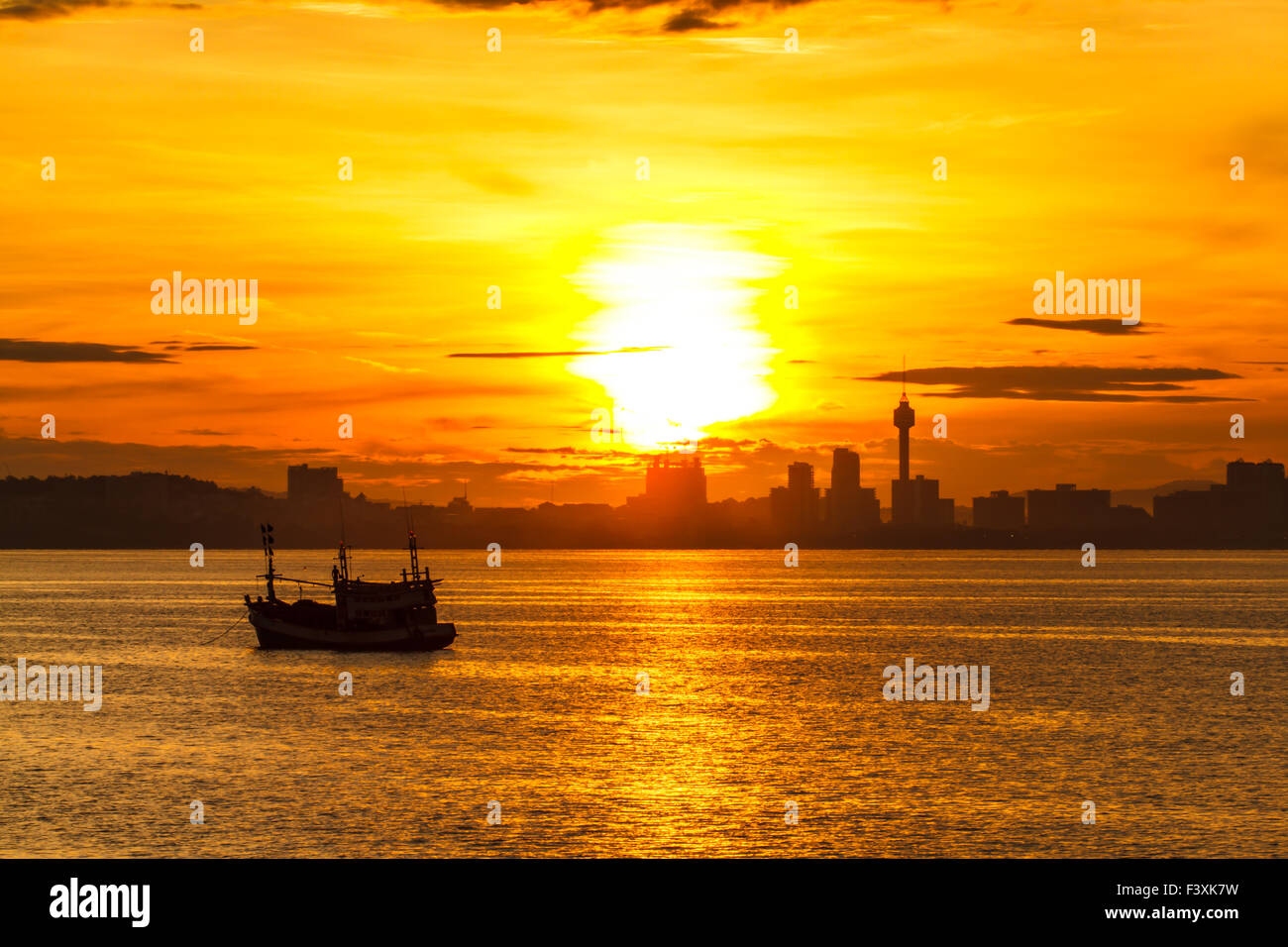 Sunrise su Koh Larn, Pattaya Chonburi Thailandia Foto Stock