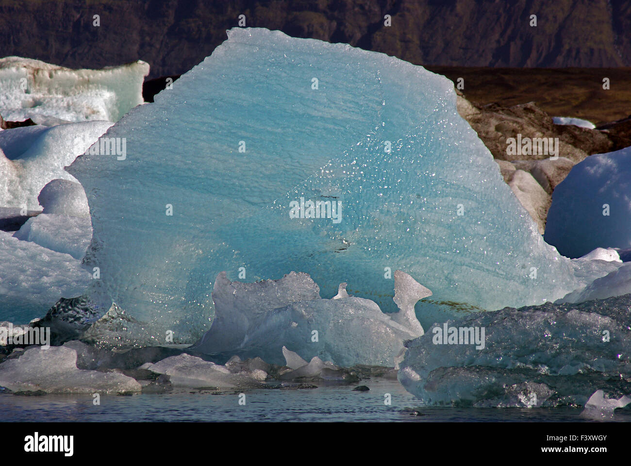 Arte di ghiaccio: laguna glaciale del lago Foto Stock