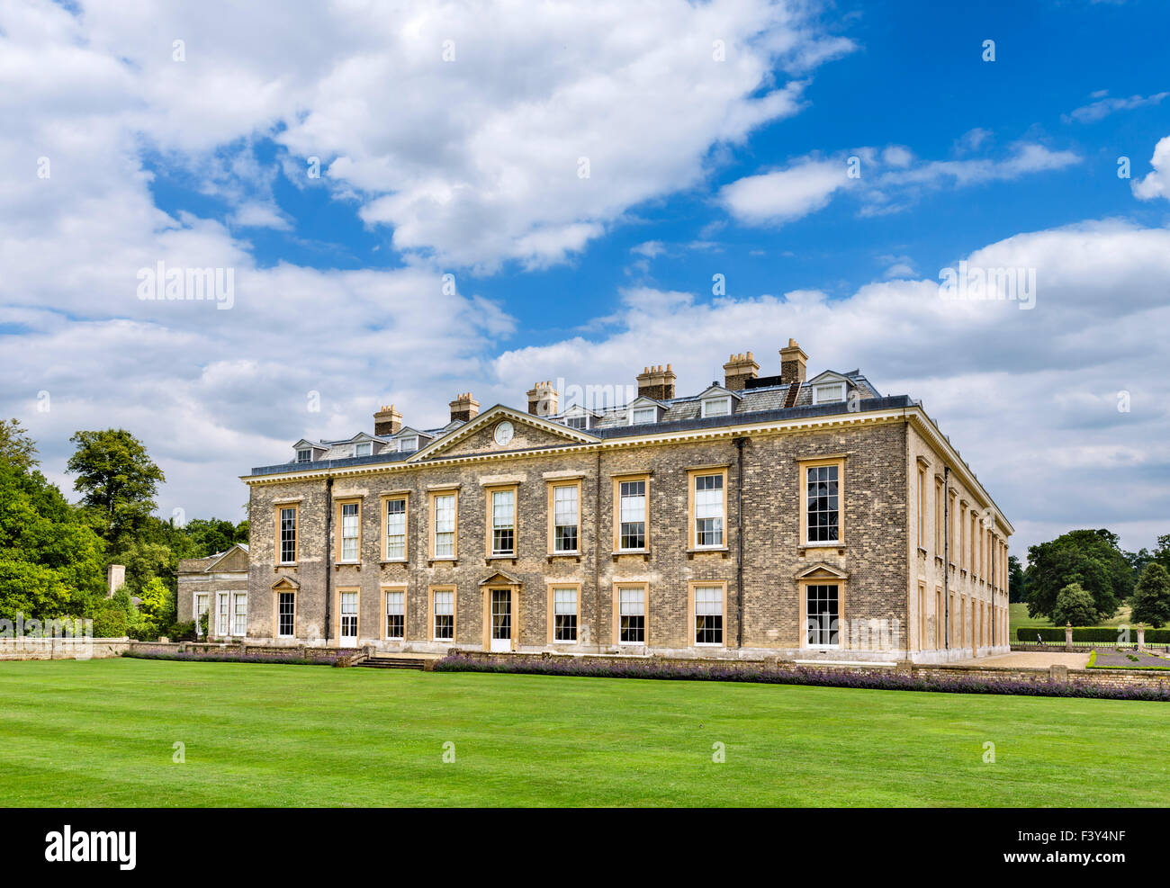 La parte posteriore di Althorp House, sede del Conte Spencer e casa d'infanzia della Principessa Diana, Northamptonshire, England, Regno Unito Foto Stock