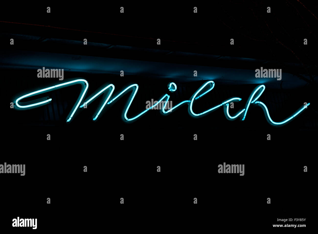 Tedesco segno al Neon latte/Milch Foto Stock