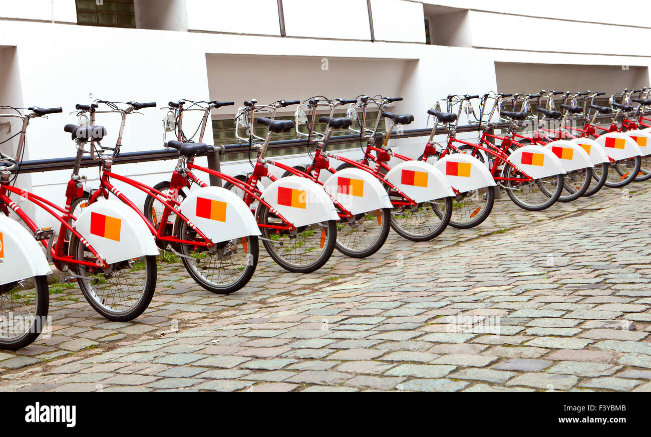 Noleggio di biciclette ad Anversa, in Belgio. Foto Stock