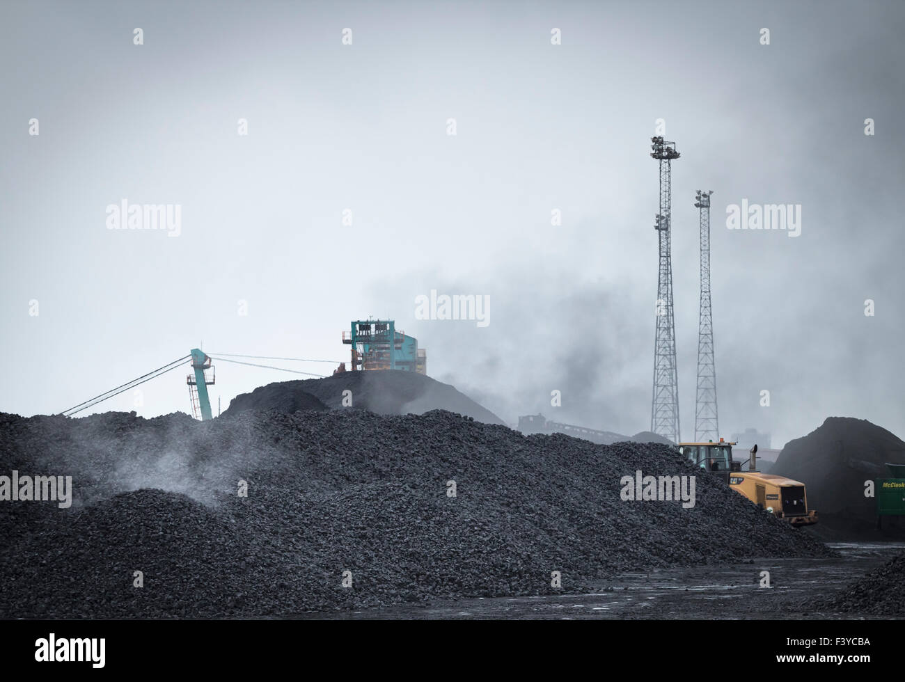 Redcar, Regno Unito. 13 ottobre, 2015. Lunedì 12 Ottobre 2015, il ricevitore ufficiale, Ken Beasley, detto: "SSI è stata posta in liquidazione con debiti considerevoli e non ha avuto a disposizione dei fondi per acquistare il carbone necessario per mantenere i forni da coke operativo. Mi hanno assicurato il funzionamento continuo dei forni mentre ho avuto a che fare con dei problemi di salute e sicurezza ed ha esaminato se vi fossero valide offerte per forni. Non vi è alcuna prospettiva realistica di un acquirente di essere rilevato e la priorità ora è quello di chiudere i forni in modo sicuro. Nella foto: martedì 13 ottobre 2015 Credit: Alan Dawson News/Alamy vivere N Foto Stock