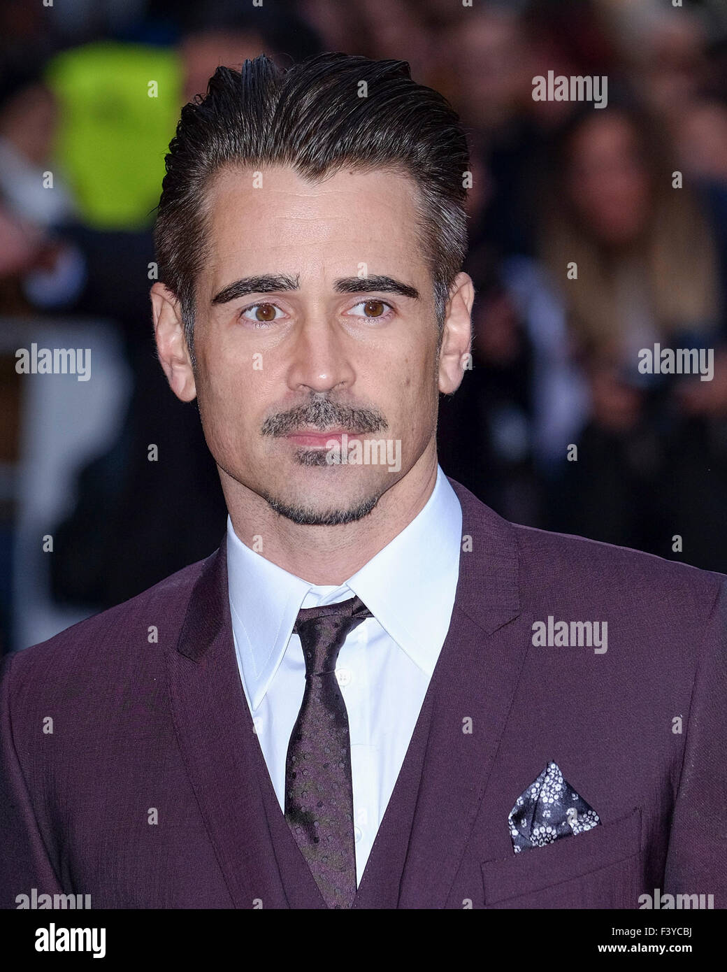 Londra, Regno Unito. 13 ottobre, 2015. Colin Farrell arriva sul tappeto rosso per il London Film Festival lo screening dell'Aragosta su 13/10/2015 in VUE West End di Londra. Credito: Julie Edwards/Alamy Live News Foto Stock