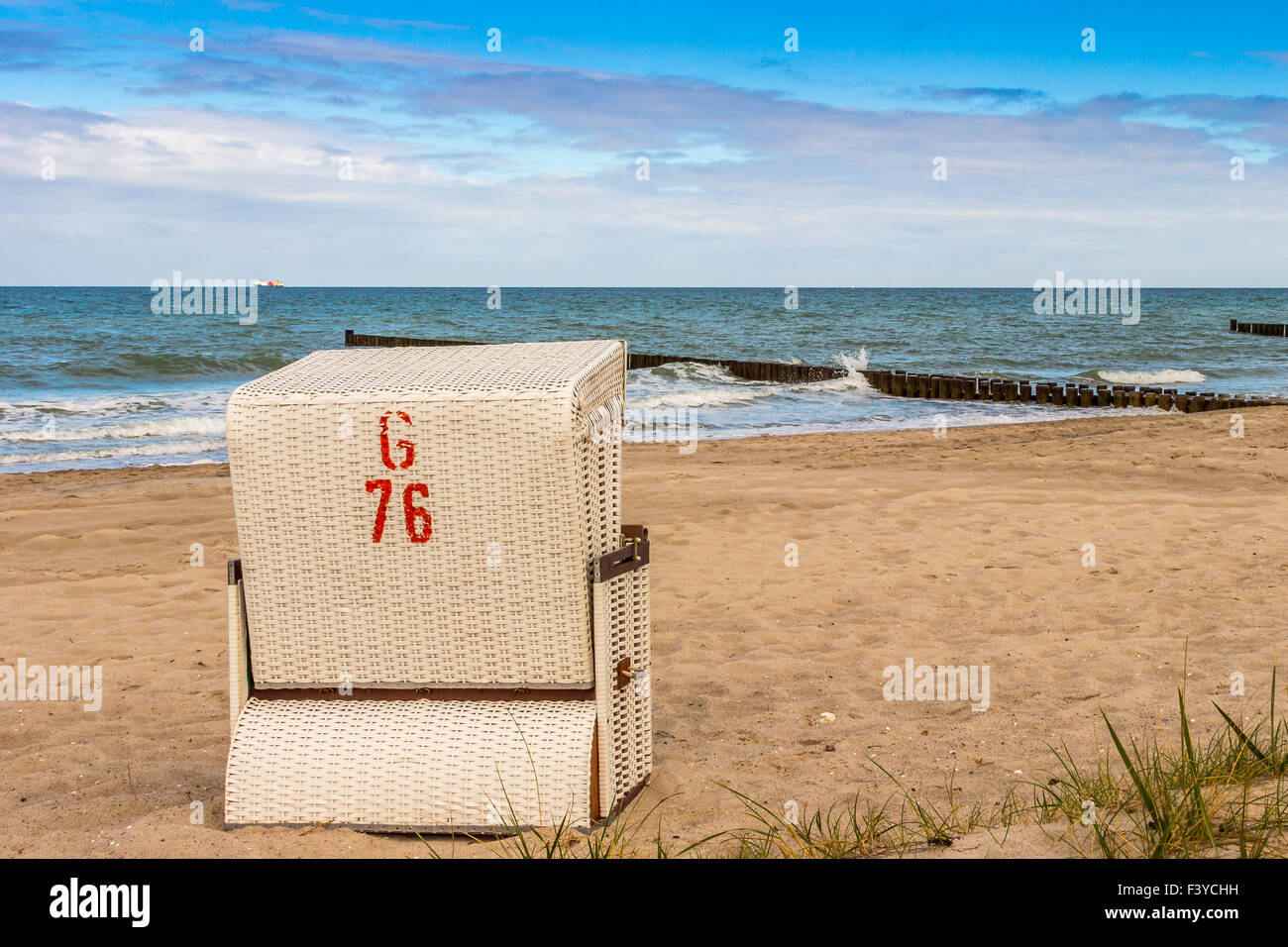 Sdraio sulla spiaggia al mar Baltico Foto Stock