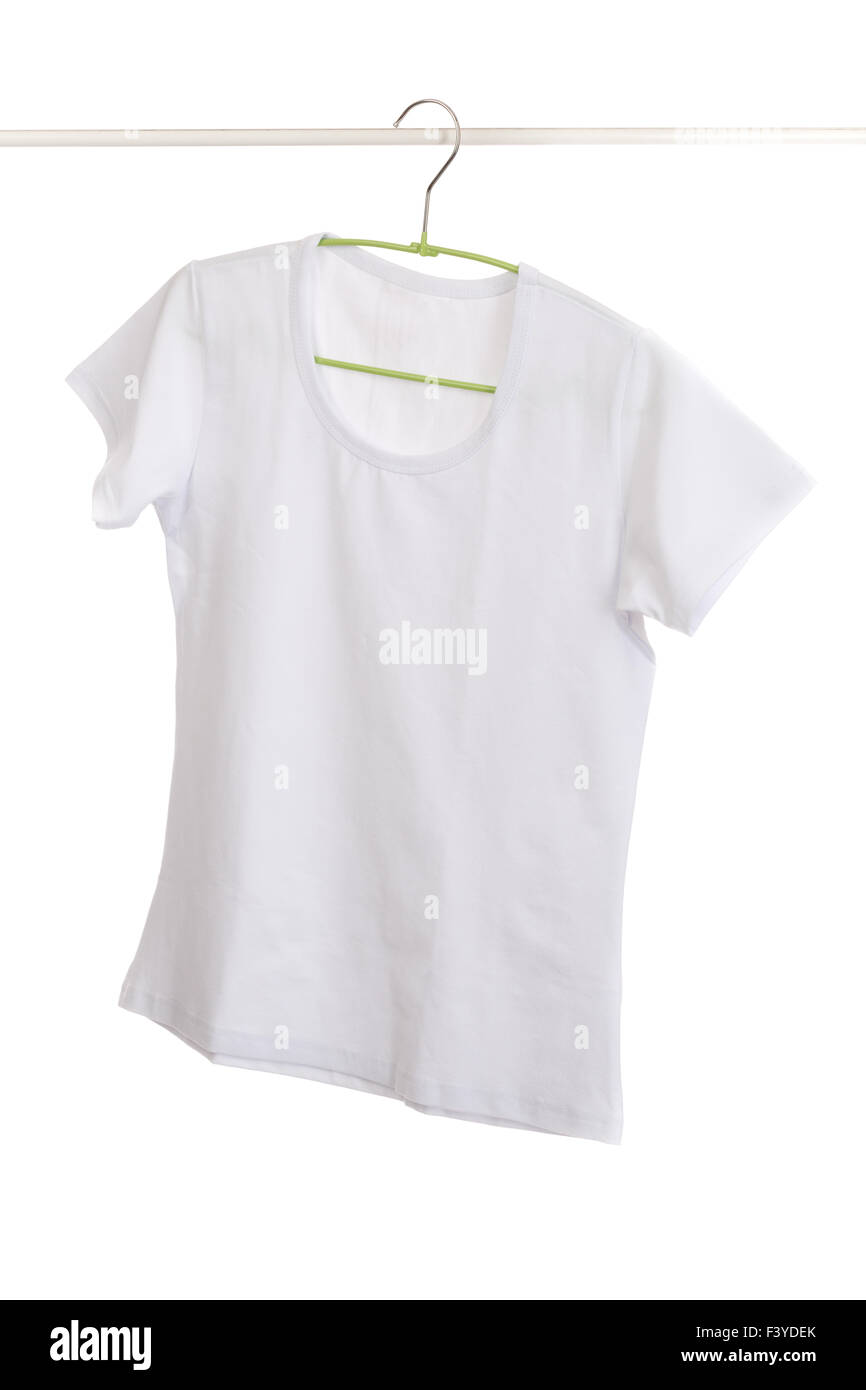 T-shirt bianco sulla stampella. Foto Stock