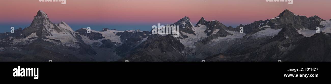 Montagne di Zermatt all'alba Foto Stock