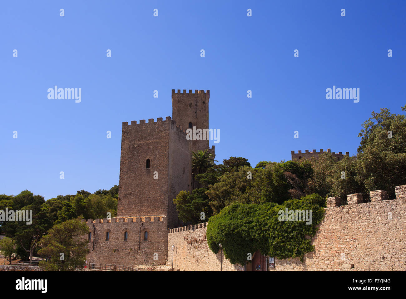 Vista del castello normanno chiamato Torri del Balio, Erice Foto Stock