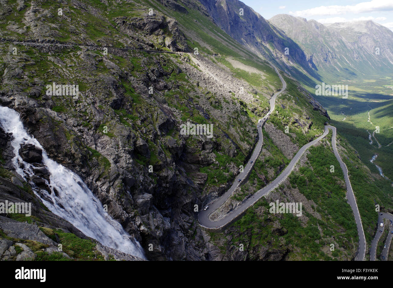 Panorama che si vede al di sopra del Trollstigen mountainroad Foto Stock