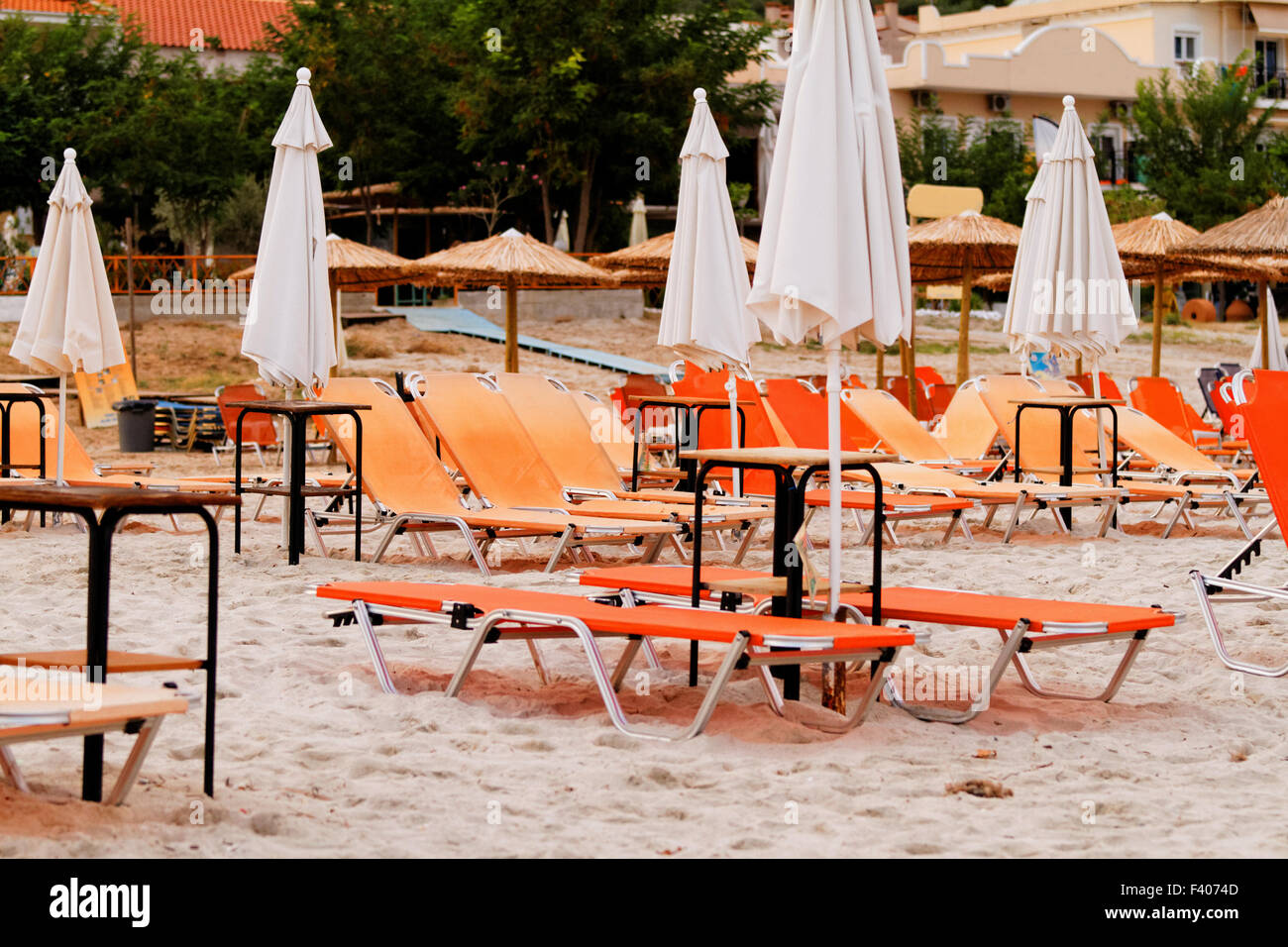 Foto della bella spiaggia di sabbia in greco Foto Stock