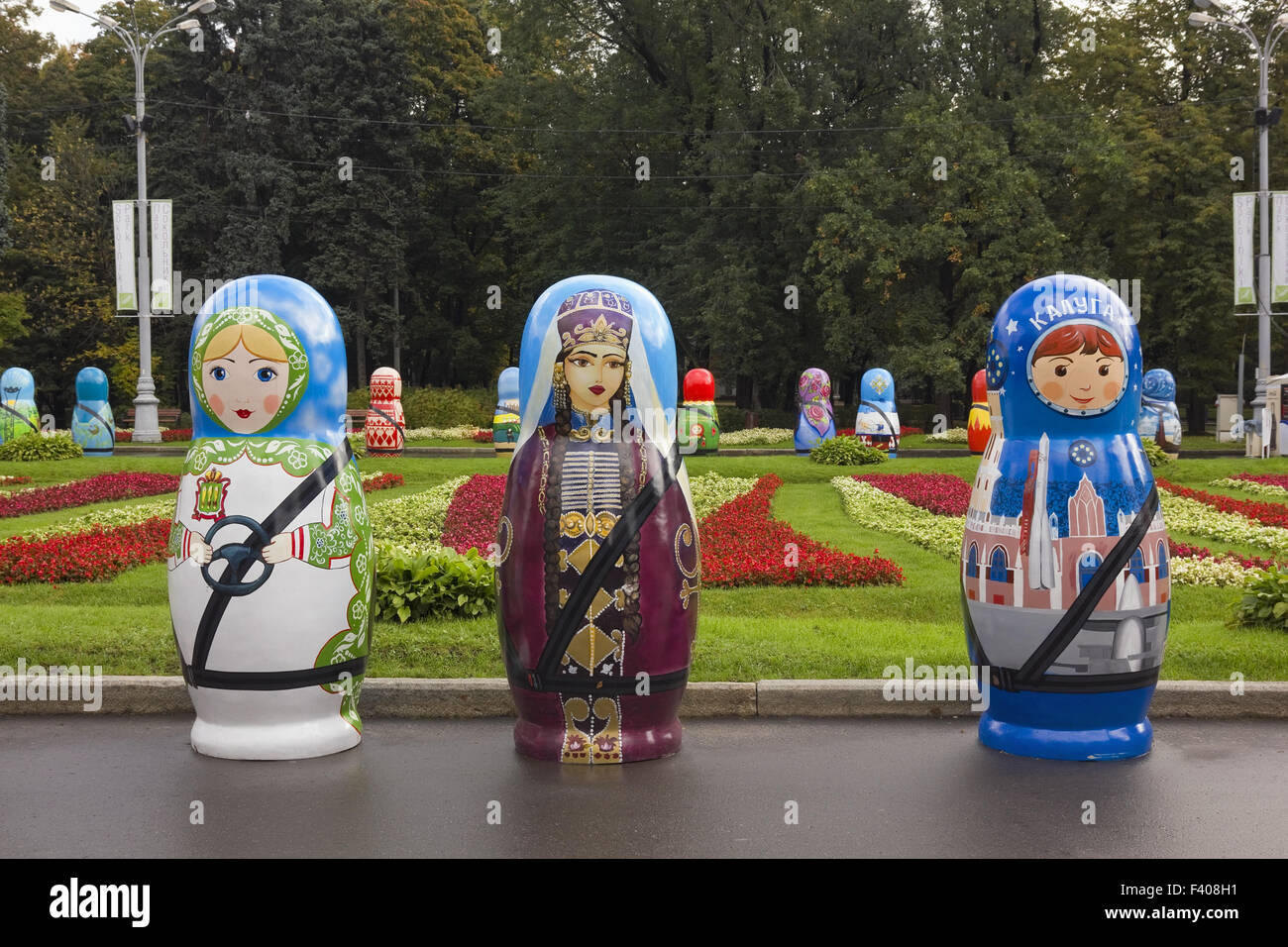 Festival di grande russo bambole in legno Foto Stock