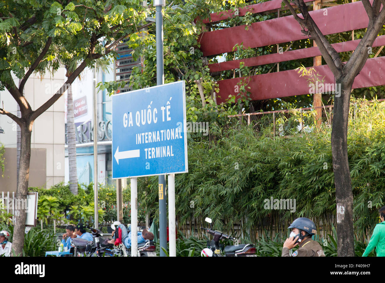 Segno per international airport terminal a Saigon, Vietnam,Asia Foto Stock