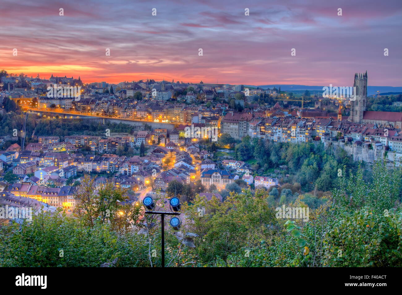 Vista della città di Friburgo, Svizzera, HDR Foto Stock
