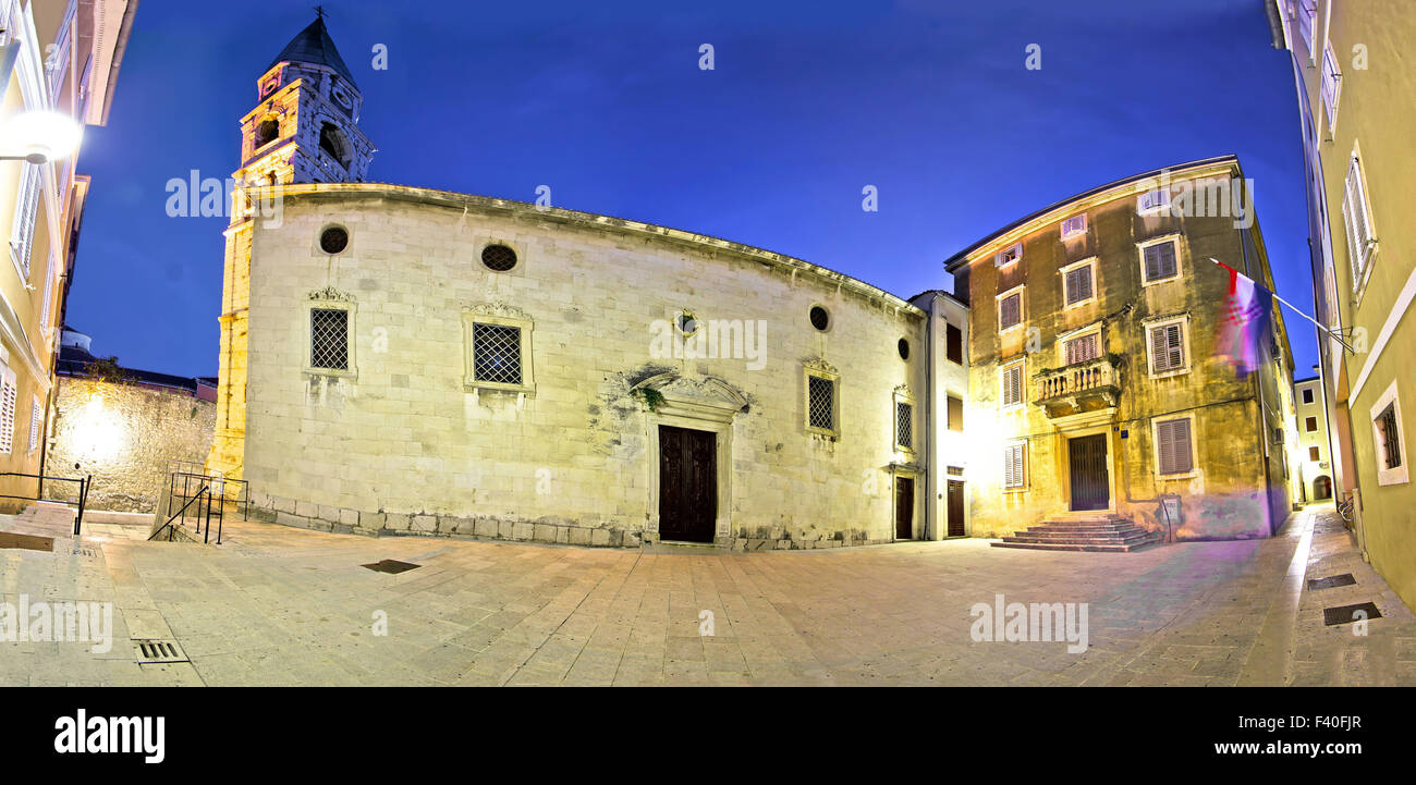 Pietra piazza mediterranea in Zadar Foto Stock