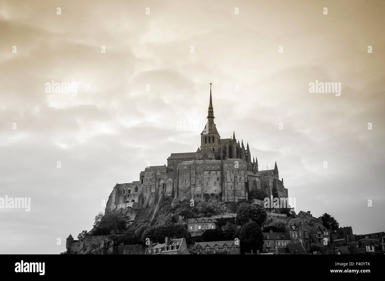 Luce della Sera sul Mont Saint-Michel, Normandia, Francia Foto Stock