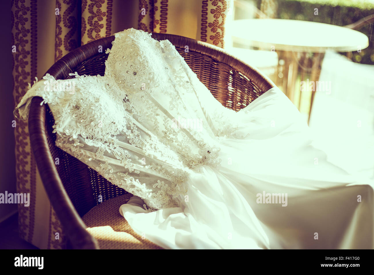 Abito da sposa attesa sposa per usura Foto Stock