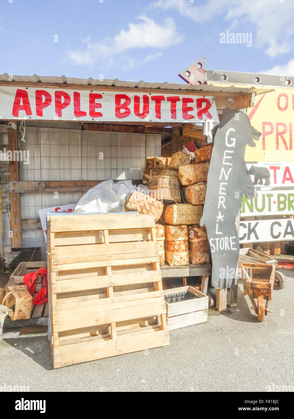 Fattoria di apple store in montagna Foto Stock