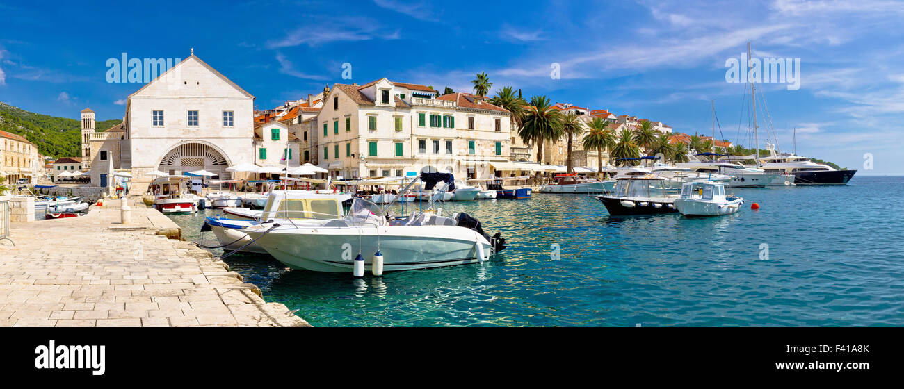 Città di Hvar vista fronte mare Foto Stock