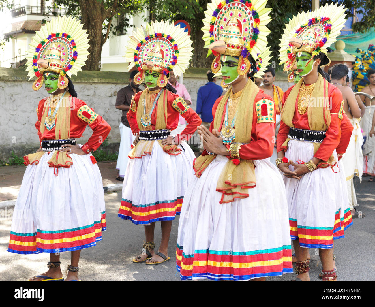 Kathakali (Malayalam: കഥകളി, kathakaḷi) è una danza classica indiana-drama osservato per l'attraente per il make-up del carattere. Foto Stock