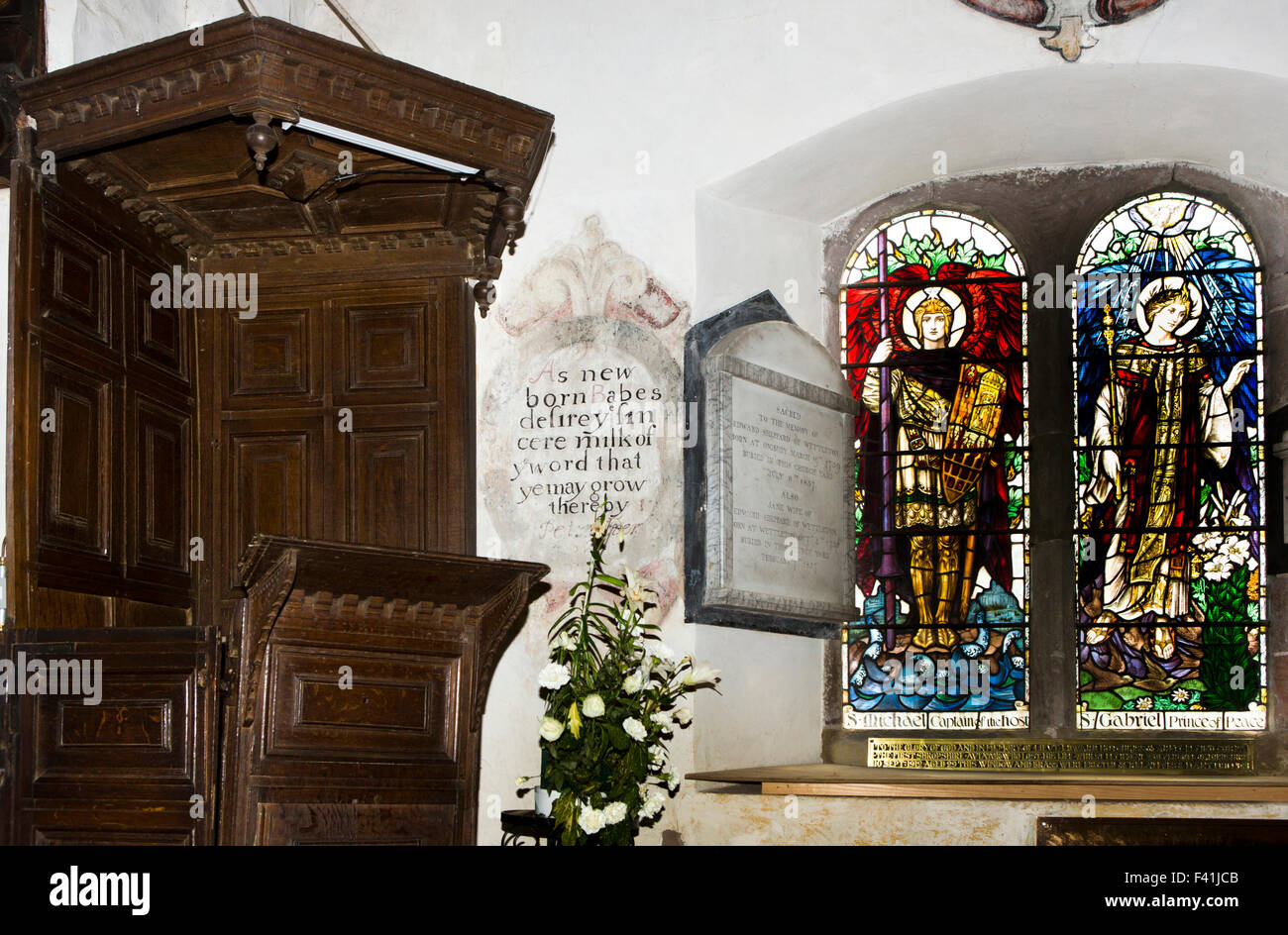 Regno Unito, Inghilterra, Shropshire, craven arms, Stokesay, San Giovanni Battista, pulpito giacobino, testo sulla parete Foto Stock