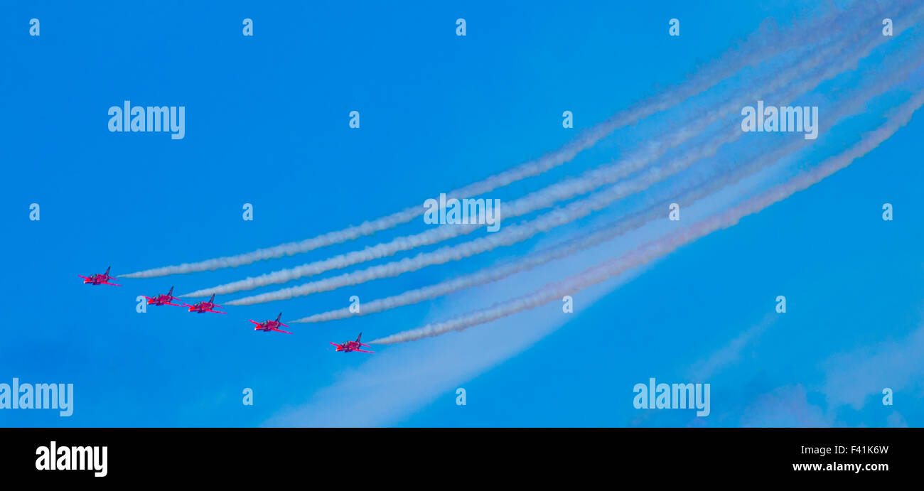 Le frecce rosse RAF aerobatic team di visualizzazione. Foto Stock