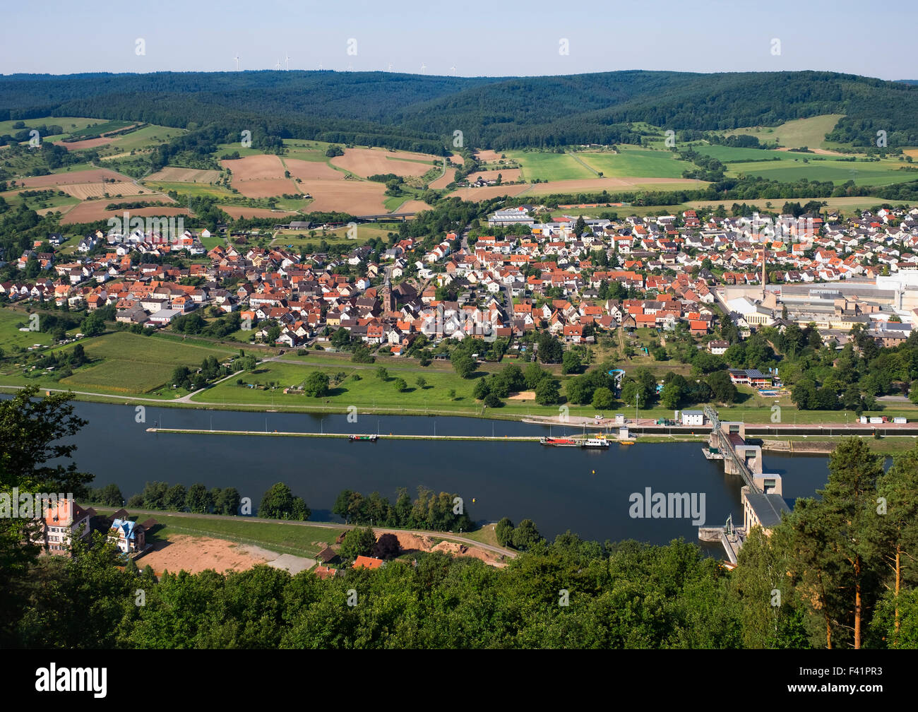 Principale e Trennfurt, vista dalla torre di osservazione a Klingenberg am Main, Mainviereck, bassa Franconia, Franconia, Bavaria Foto Stock
