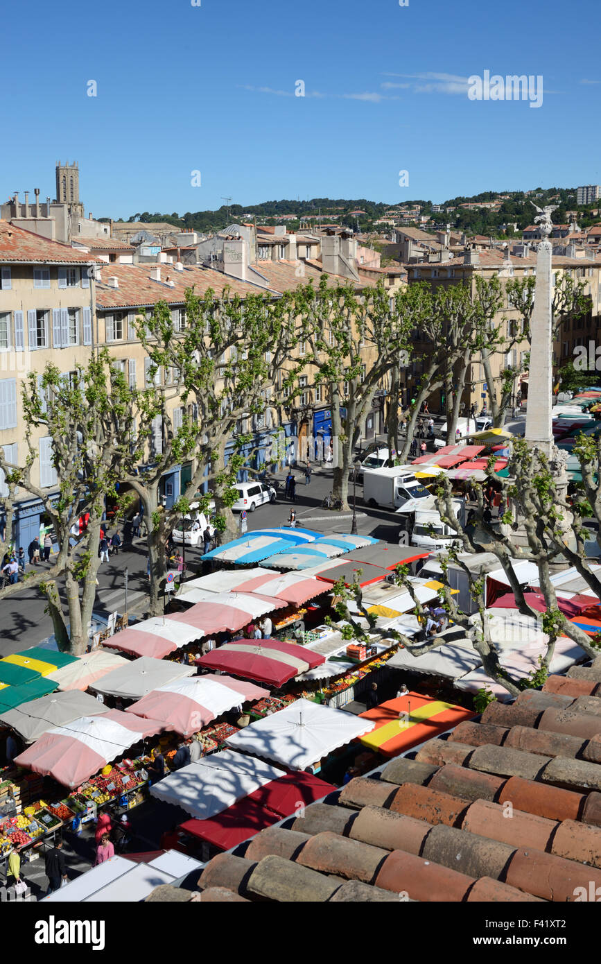 Giorno di mercato Place des Precheurs Aix-en-Provence Provence Francia Foto Stock