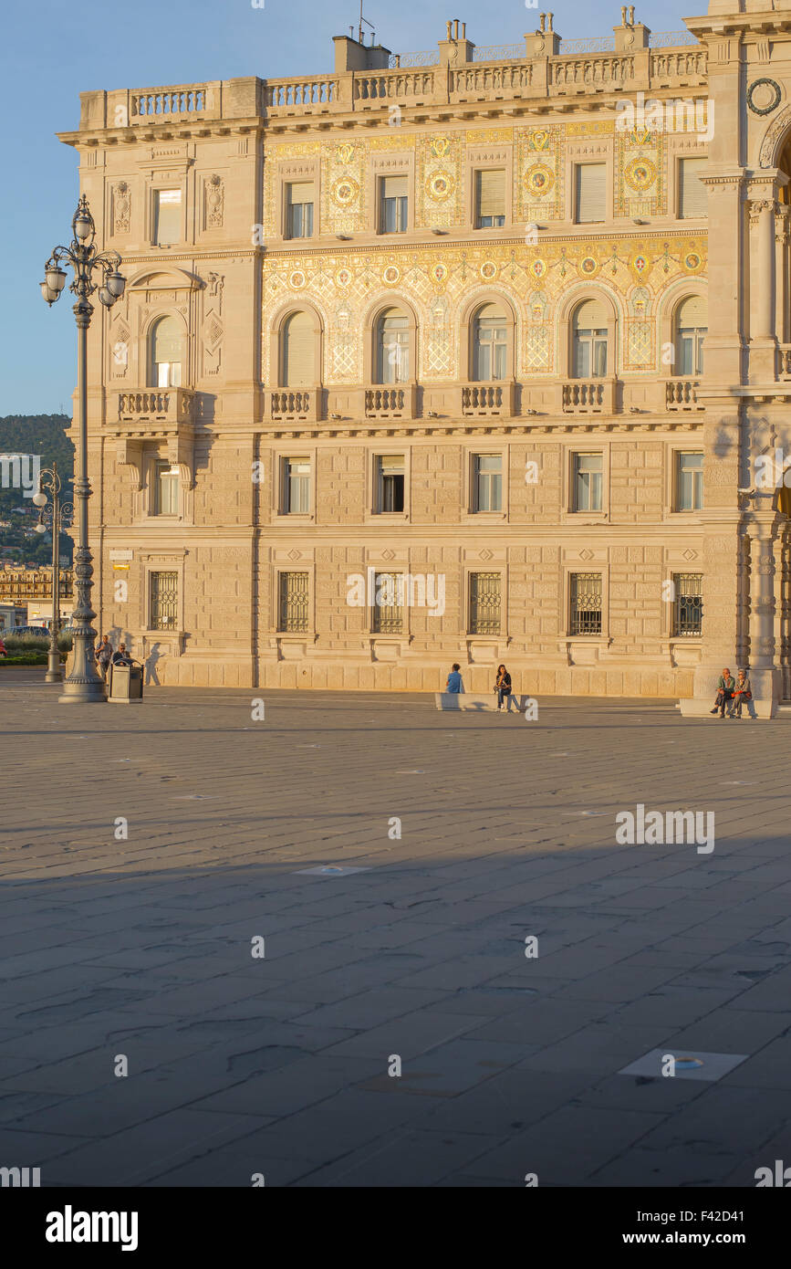 Trieste Palazzo,del Governo, dettaglio del Palazzo del Governo nella piazza principale della città,Piazza dell Unita d'Italia. Foto Stock