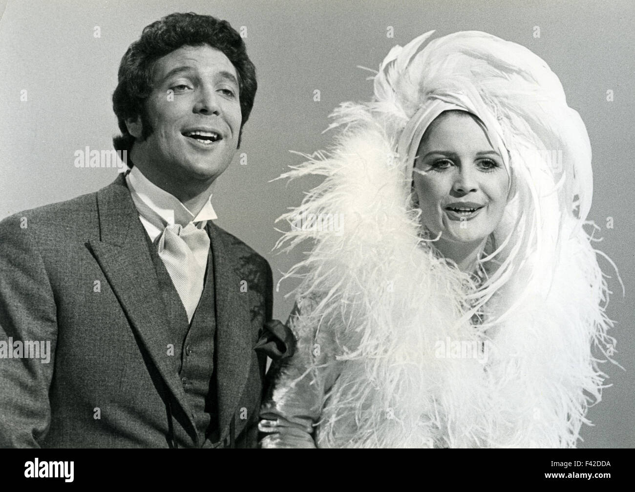 TOM JONES IL SUO REGNO UNITO TV show con Sandie Shaw nel febbraio 1969 Foto Stock