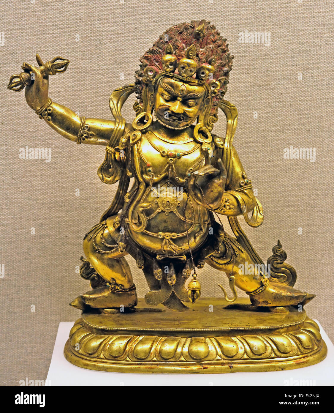 Rame dorato irata Manjushri Bodhisattva Tibet tibetana della dinastia Qing (1644-1911) al Museo di Shanghai di Antica Arte Cinese Cina Foto Stock