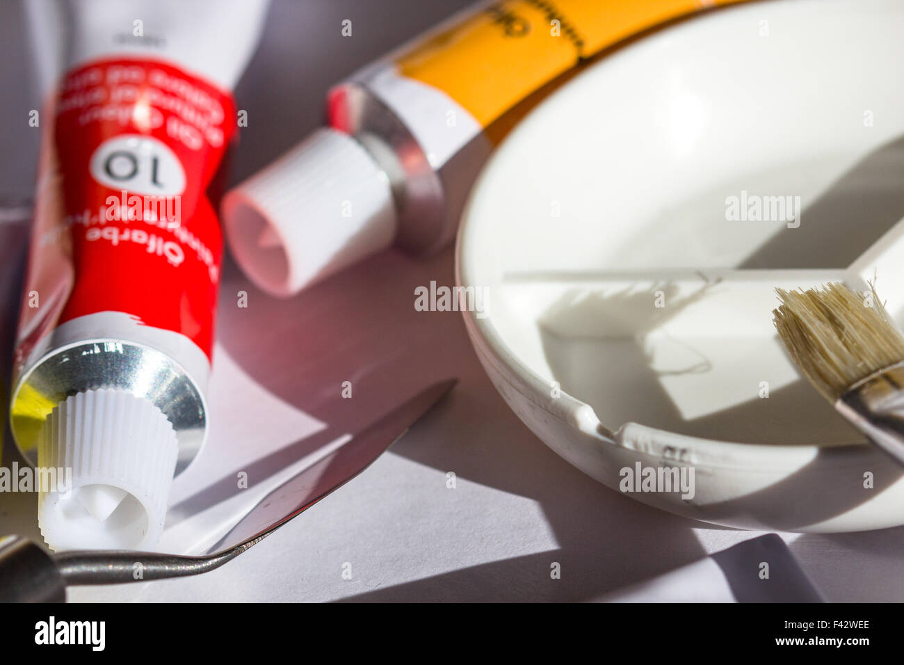 Gamma di colori di base di tubi di pittura di vernici Foto Stock