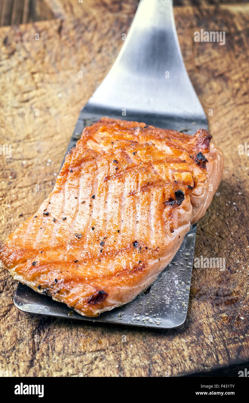 Filetto di salmone alla griglia Foto Stock