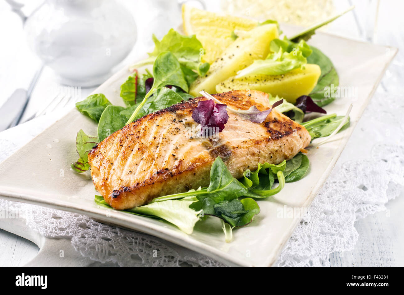 salmone alla griglia Foto Stock
