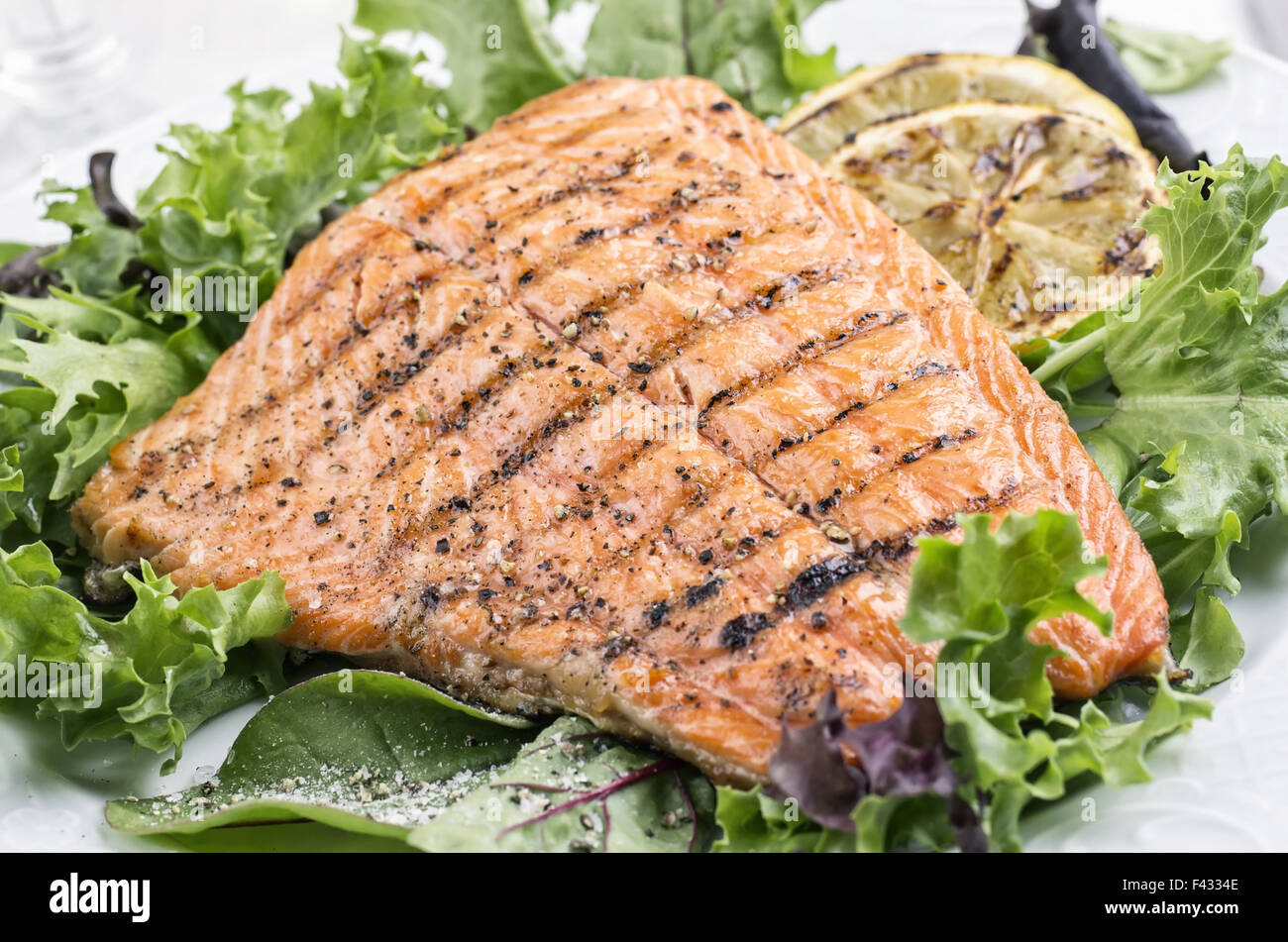 salmone alla griglia Foto Stock