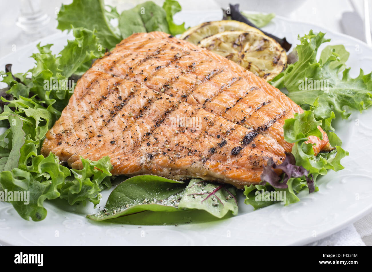 salmone alla griglia Foto Stock