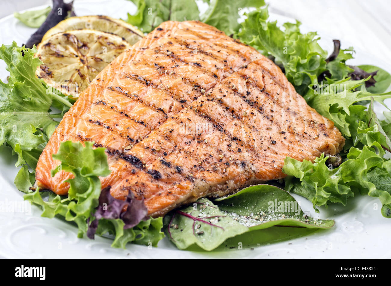 salmone alla griglia Foto Stock