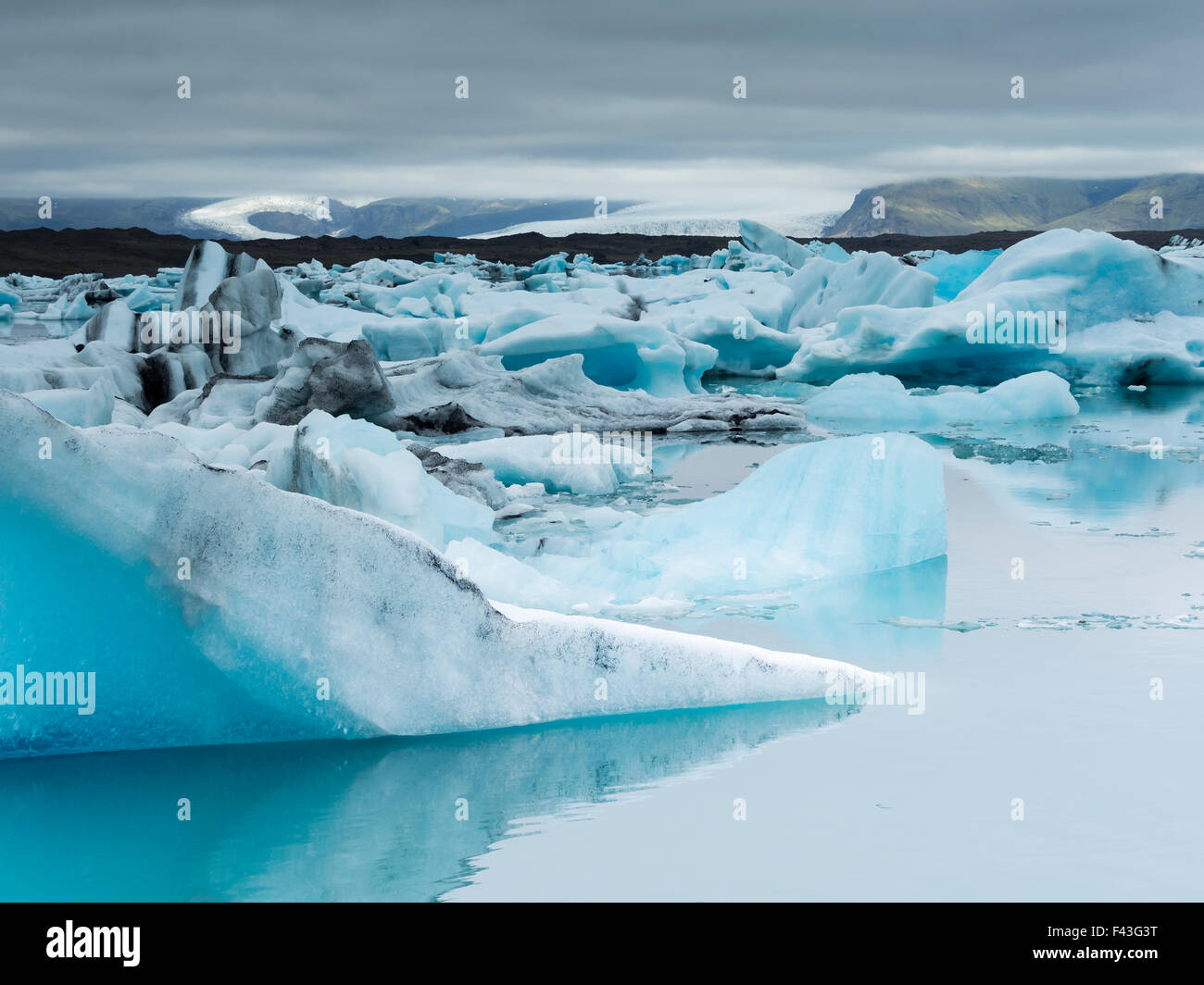 Il lago glaciale sul bordo del Vatnajokull National Park. in corrispondenza della testa del ghiacciaio Breidamerkurjokull Foto Stock