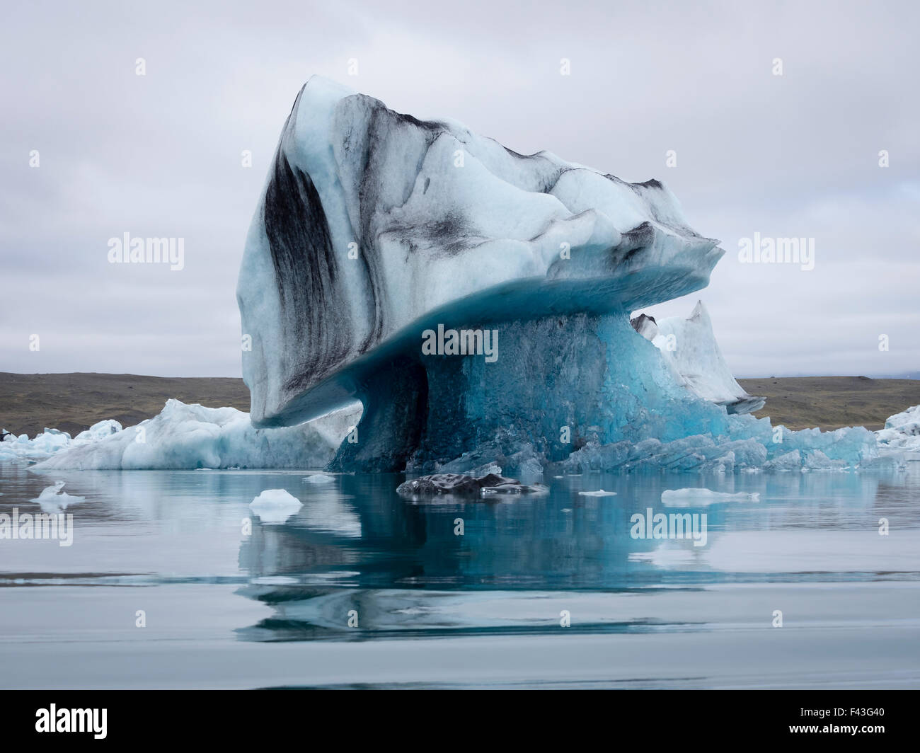 Il lago glaciale sul bordo del Vatnajokull National Park. in corrispondenza della testa del ghiacciaio Breidamerkurjokull Foto Stock