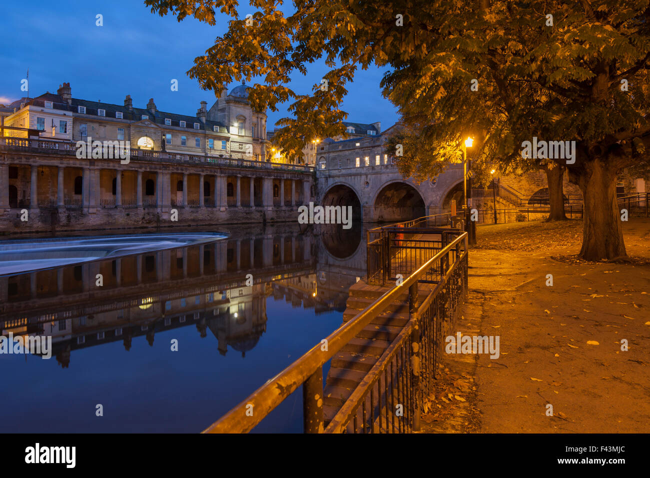 Inizio autunno la mattina in bagno, Somerset, Inghilterra. Foto Stock