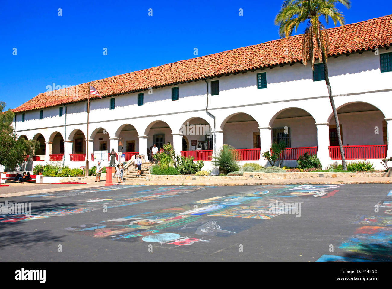 Santa Barbara missione sulla Laguna Street in California. Fondata da Padre Fermin Lasuen nel 1786 Foto Stock