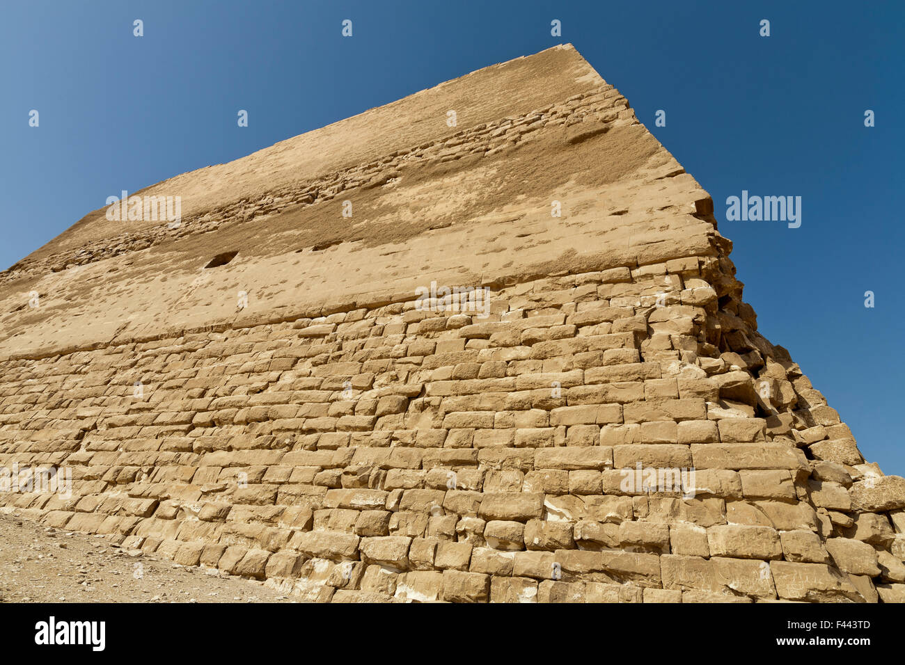 La piramide di Meidum conosciuta come 'crollato piramide di Meidum nei pressi del Fayoum, Valle del Nilo in Egitto. Foto Stock