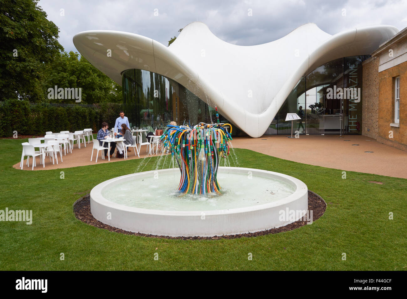 La rivista ristorante presso la Serpentine Sackler Gallery in Kensington Gardens, Londra England Regno Unito Regno Unito Foto Stock