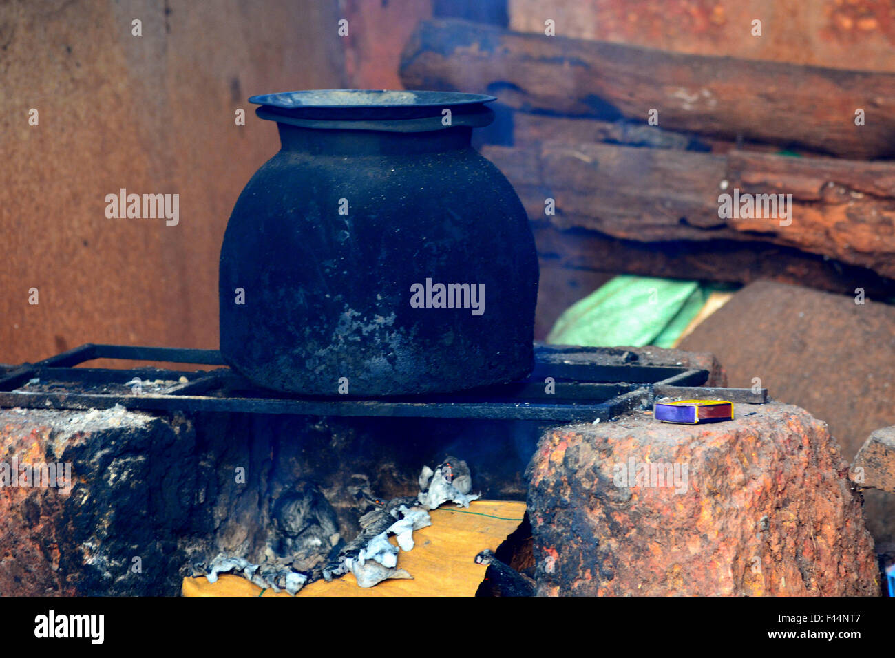 Un modo tradizionale di vinificazione. Foto Stock