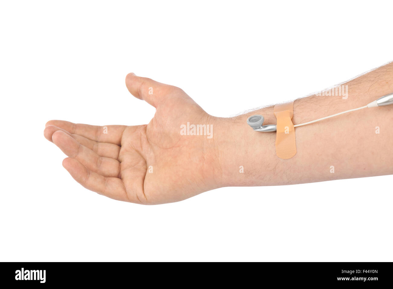 Mano con gli auricolari come medico di infusione IV Foto Stock