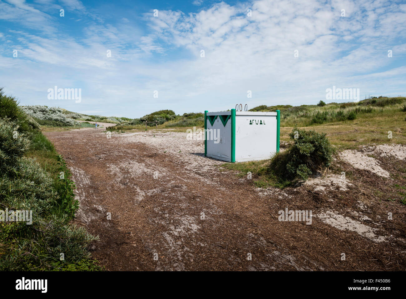3 Luglio, 2014 la garbage collection point nelle dune per la spiaggia del mare del Nord a Kaap Hoorn. Foto Kees Metselaar Foto Stock