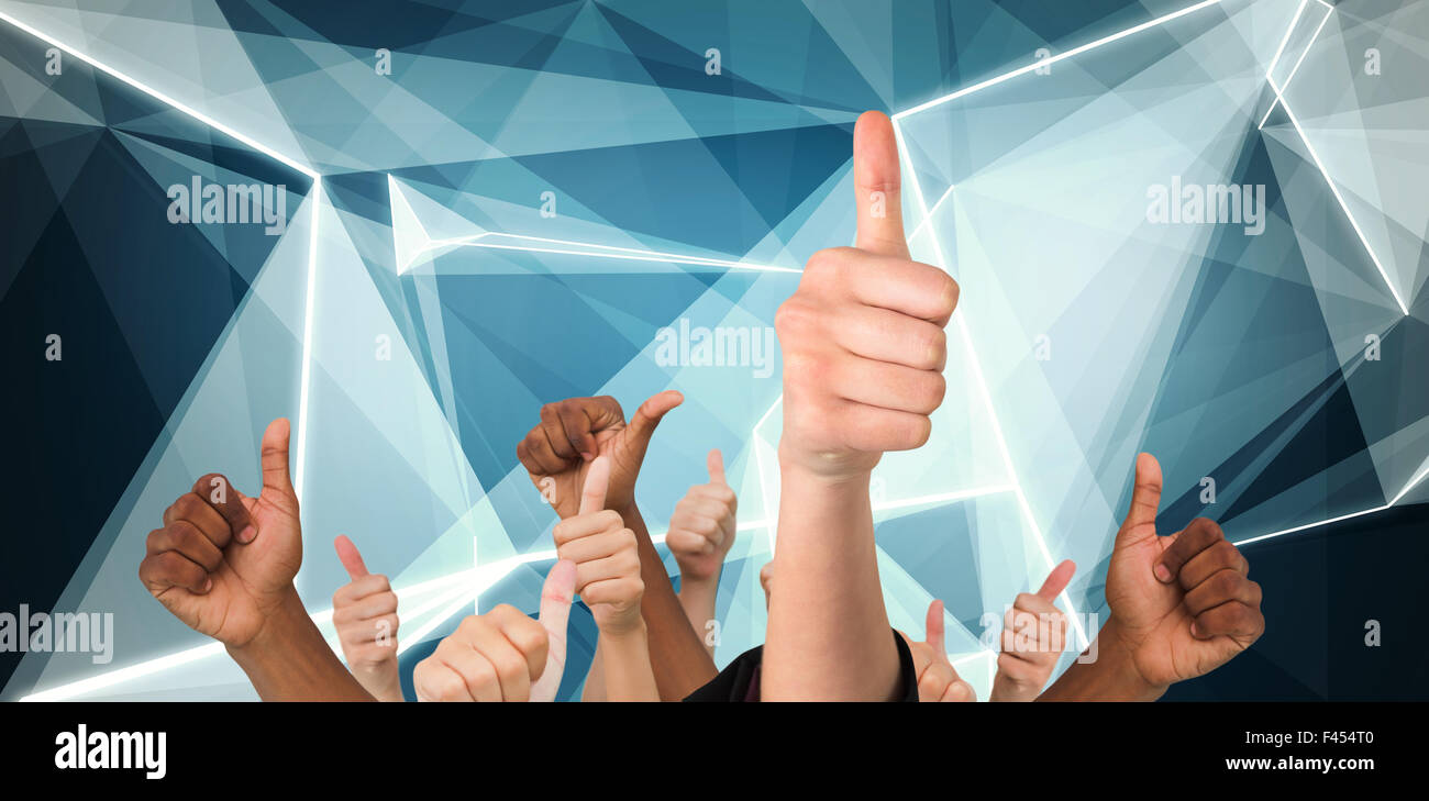 Immagine composita delle mani che mostra pollice in alto Foto Stock